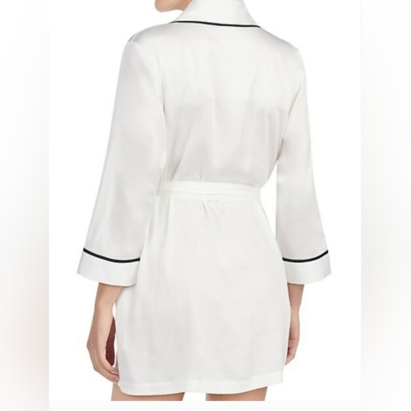 Kate Spade "Mrs" Silky White Robe with Black Piping Sz M - Picture 8 of 8